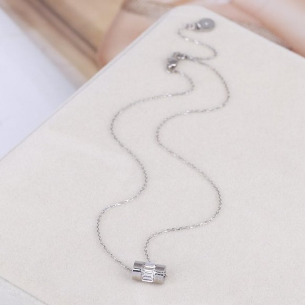 Michael Kors Cylindrical Pendant Short Chain